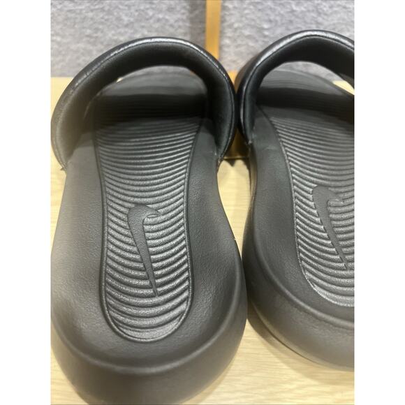 Nike Benassi JDI Slides Sandals Black/White Womens Size 8 CN9675-002 - Picture 7 of 8